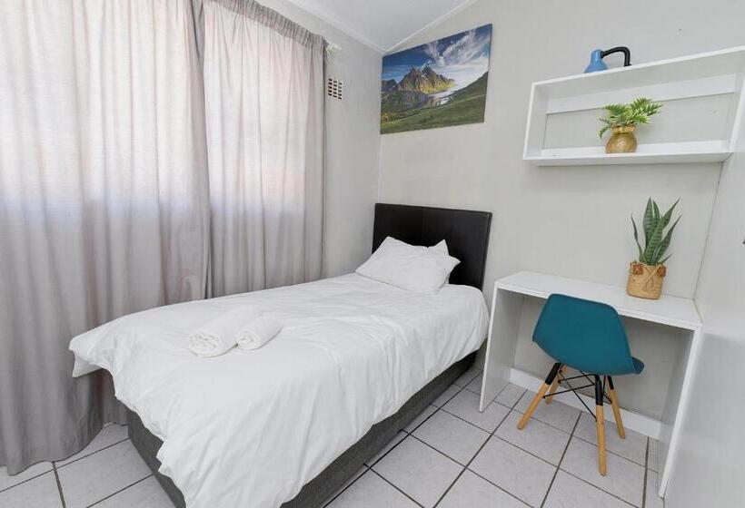 خانه 4 خوابه, Royal Palms Guest House