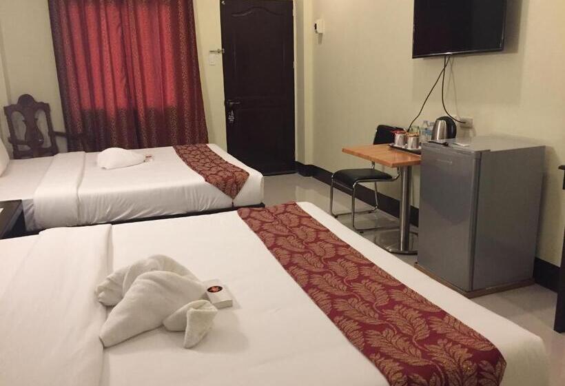 سوییت لوکس, Hollywood Suites