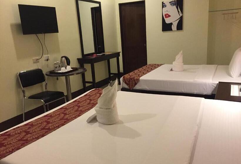 سوییت لوکس, Hollywood Suites