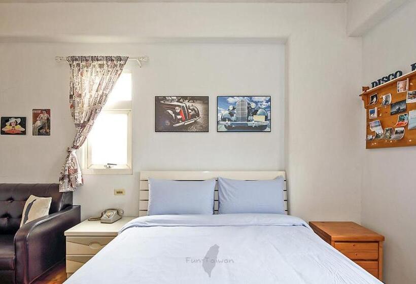 اتاق اکونومی, Remis Villa