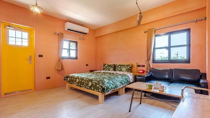اتاق لوکس, Remis Villa