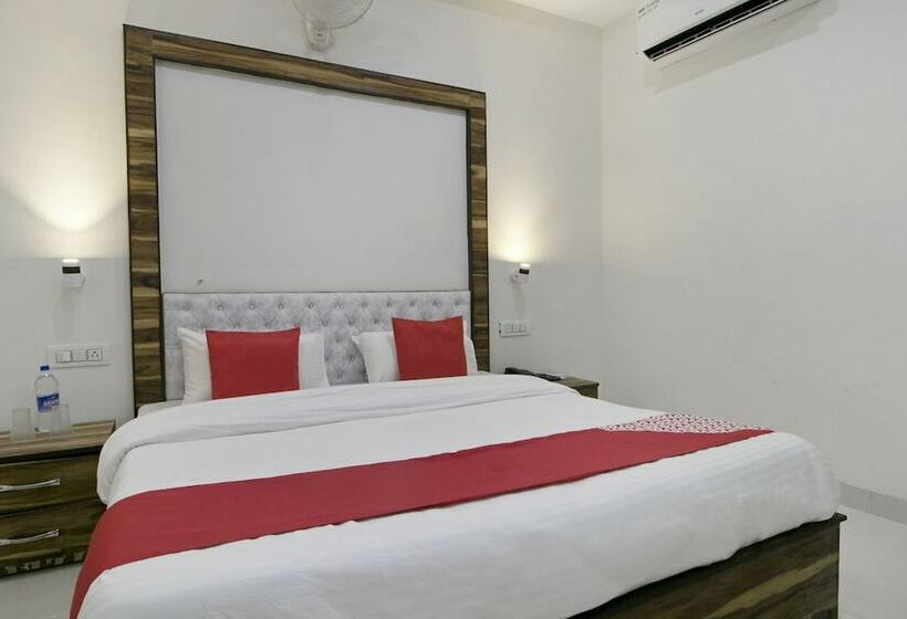 غرفة ديلوكس, Oyo 37441 Crown Resorts