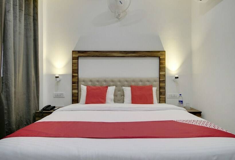 Номер Deluxe, Oyo 37441 Crown Resorts