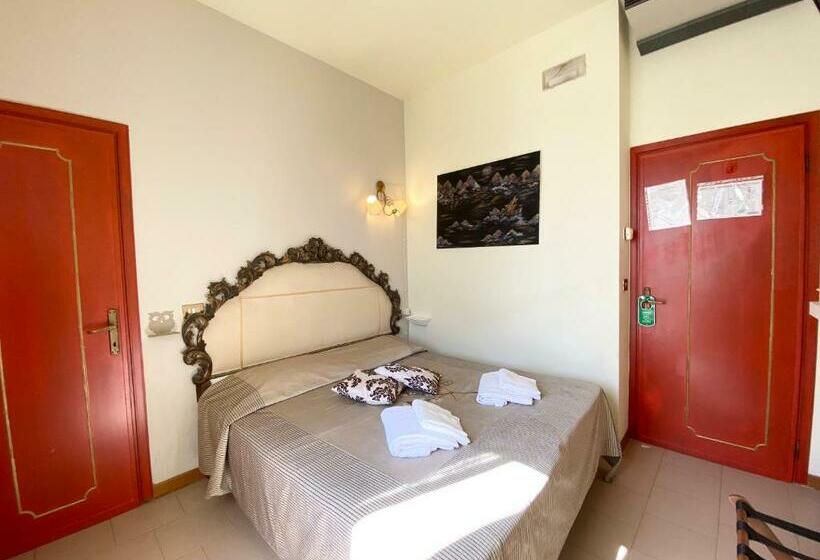 חדר סטנדרט, Rinascimento