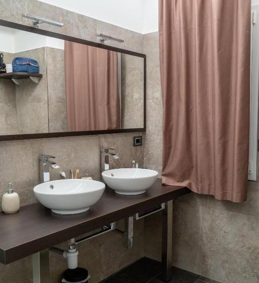 اتاق لوکس, Oltremare Giovino