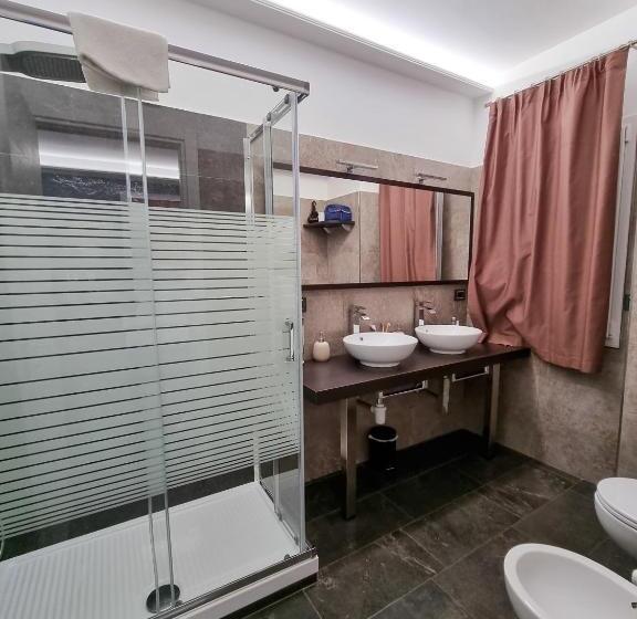 اتاق لوکس, Oltremare Giovino