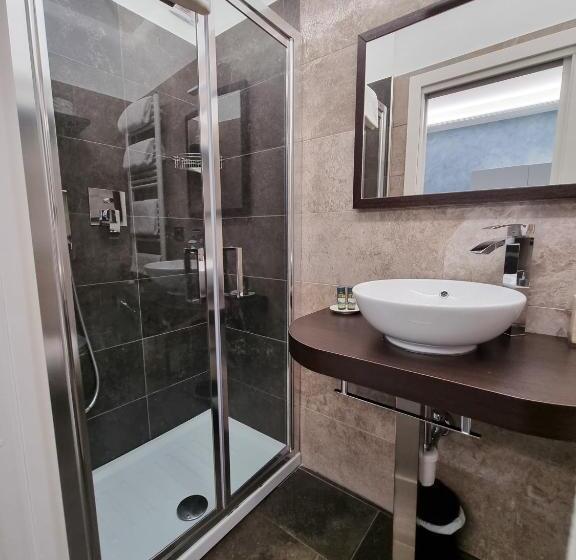 اتاق استاندارد, Oltremare Giovino