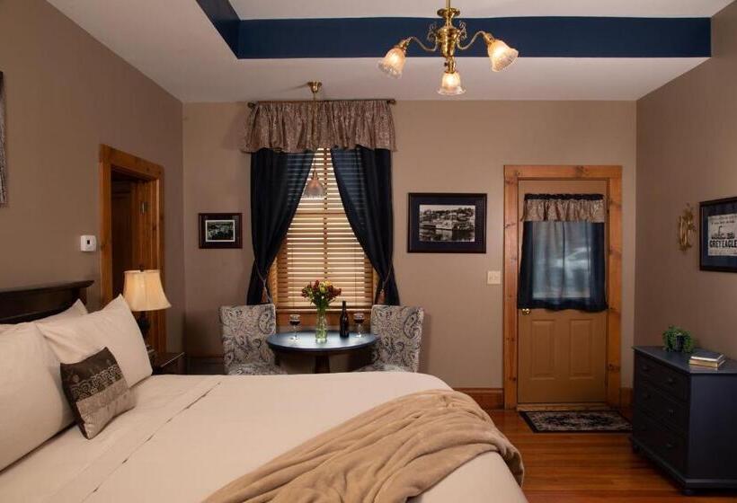 キングサイドベッドのスタンダードワンルーム, Riverboat Suites