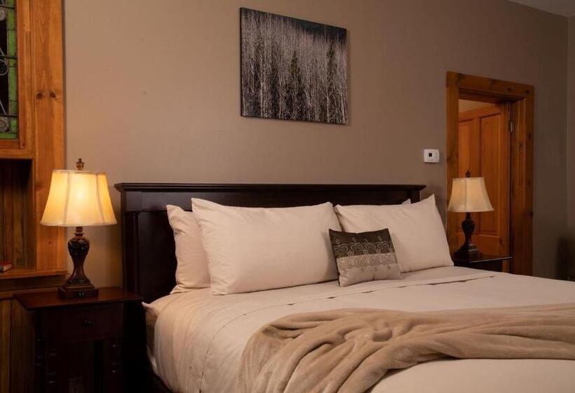스탠다드 스튜디오 킹침대, Riverboat Suites
