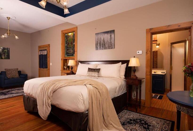 キングサイドベッドのスタンダードワンルーム, Riverboat Suites