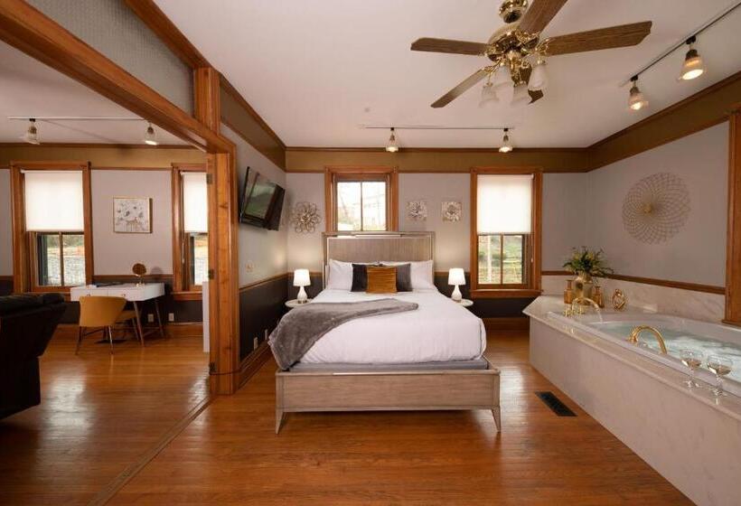 デラックススイート, Riverboat Suites