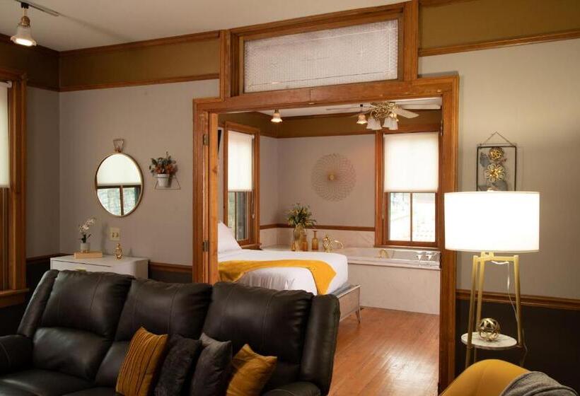 デラックススイート, Riverboat Suites