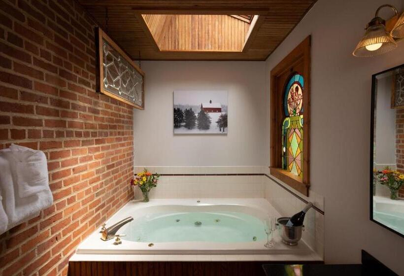 キングサイズベッドのスイートルーム, Riverboat Suites