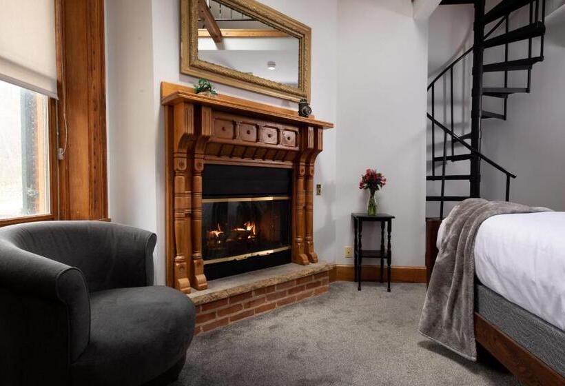 キングサイズベッドのスイートルーム, Riverboat Suites