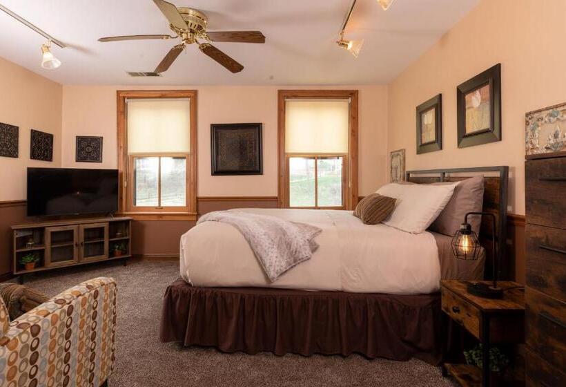 スタンダードルーム, Riverboat Suites