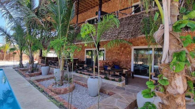 בקתה דלוקס, Salama & Mbuyuni Bungalows