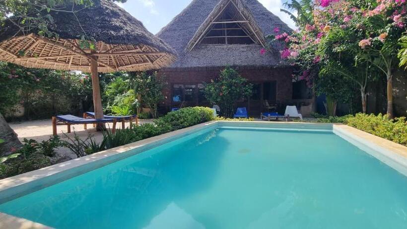 בונגלו סטנדרט 2 חדרי שינה, Salama & Mbuyuni Bungalows