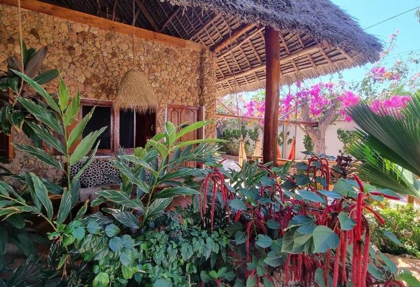Трежместный Номер Economy, Salama & Mbuyuni Bungalows
