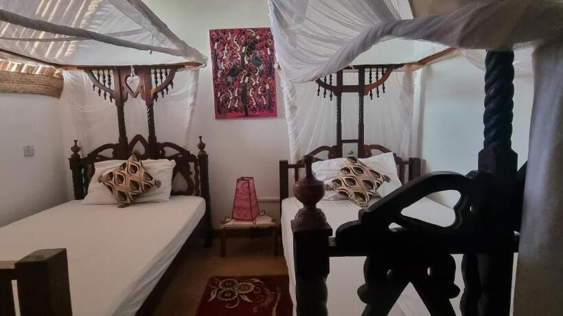 בונגלו סטנדרט 2 חדרי שינה, Salama & Mbuyuni Bungalows