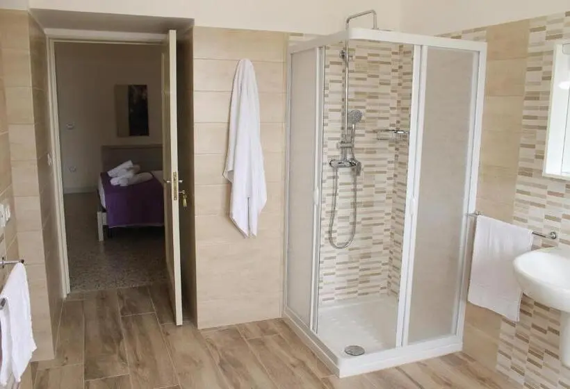 スタンダードコネクティングルーム, Palazzo Rondine Affittacamere Con Cucina