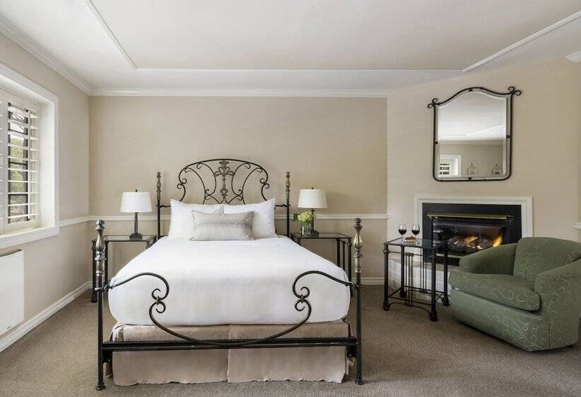 غرفة ديلوكس, Coachman's Inn, A Four Sisters Inn