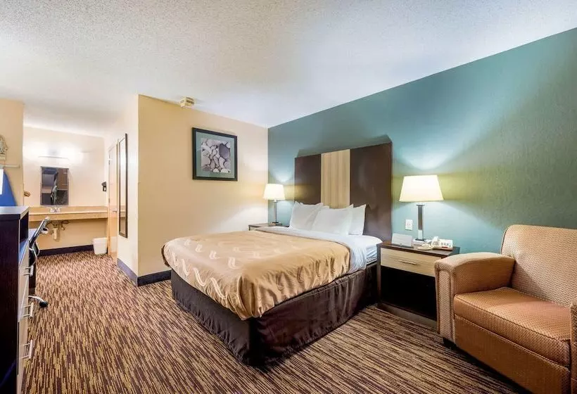 身障者適用クイーンサイズベッドルーム, Quality Inn Cullman I 65 Exit 310