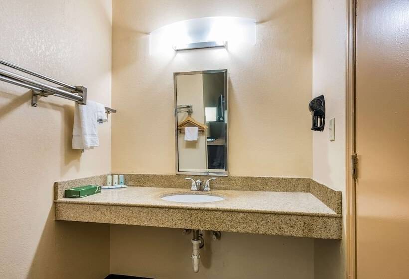 身障者適用クイーンサイズベッドルーム, Quality Inn Cullman I 65 Exit 310