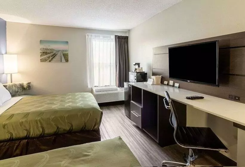 ２ダブルベッドのスタンダードルーム, Quality Inn Near Mcas Cherry Point