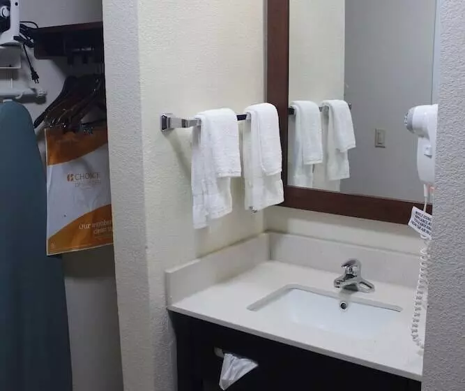２ダブルベッドのスタンダードルーム, Quality Inn North Vernon