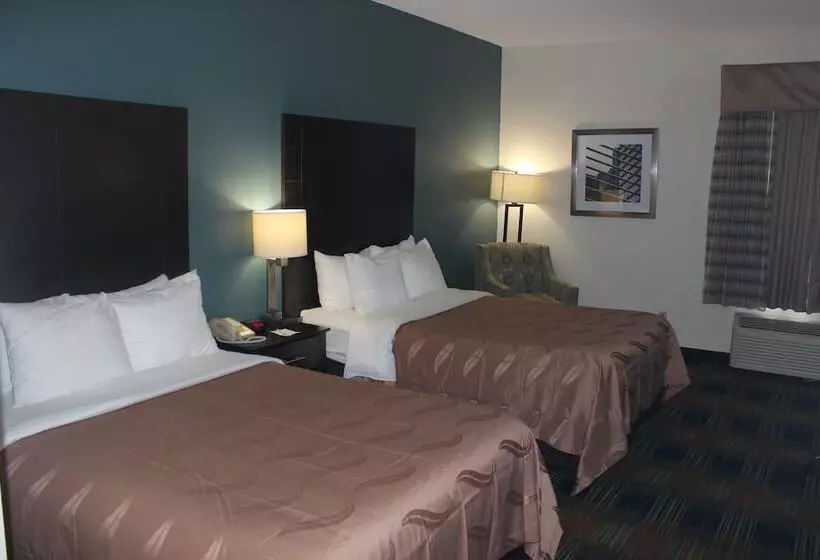 ２ダブルベッドのスタンダードルーム, Quality Inn North Vernon