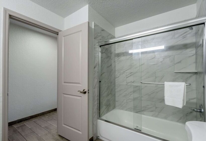Номер Стандарт 2 Двуспальные Кровати, Rodeway Inn