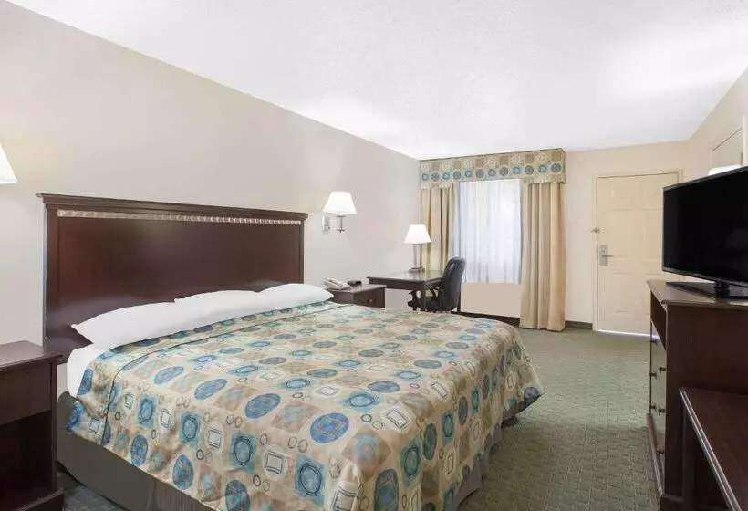 اتاق استاندارد با تخت بزرگ برای معلولان, Super 8 By Wyndham Corpus Christi