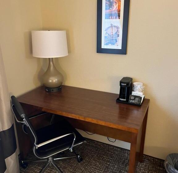 Стандартный Номер Кровать Кинг, Wingate By Wyndham Pittsburgh West Mifflin