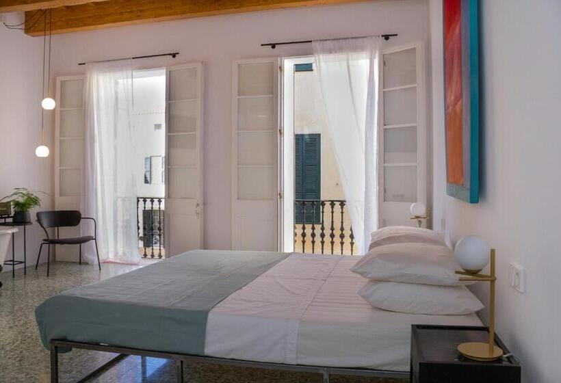 اتاق لوکس با بالکن, Fragile