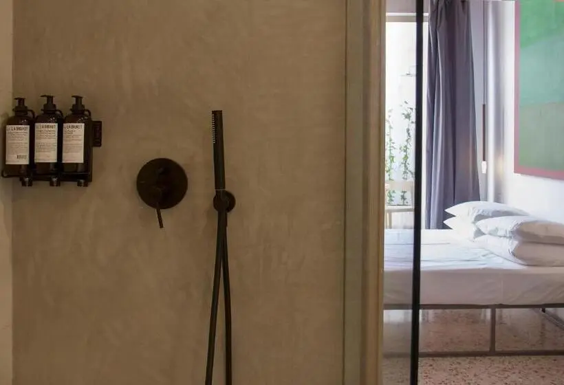 Habitación Estándar Interior, Fragile