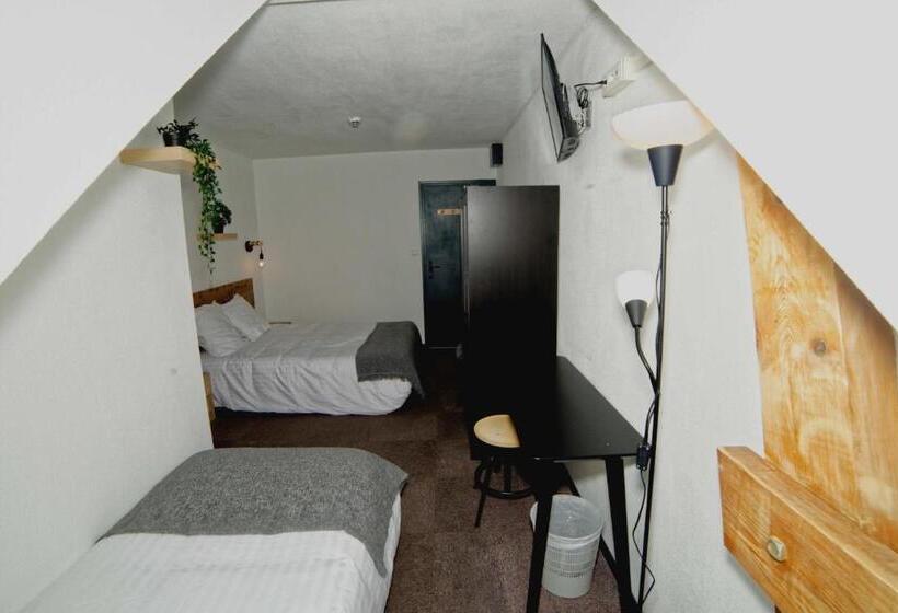 غرفة قياسية ثلاثية, Le Permayou