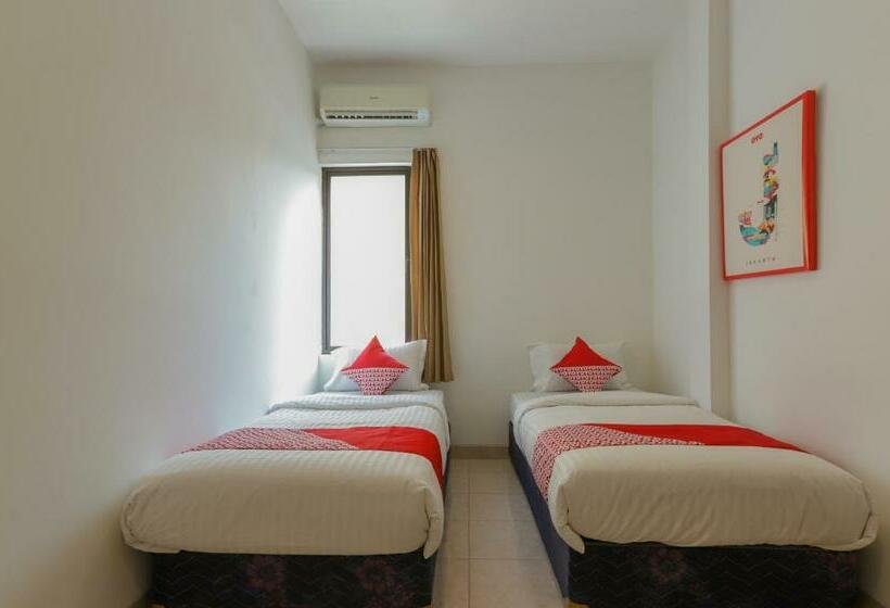 Quarto Estandar, Oyo 866 Idola Residence
