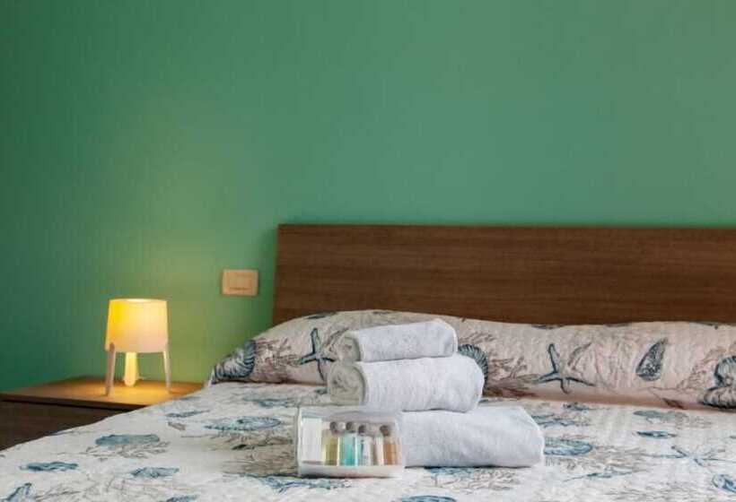 اتاق استاندارد با سرویس بهداشتی مشترک, Blu Sea Rooms