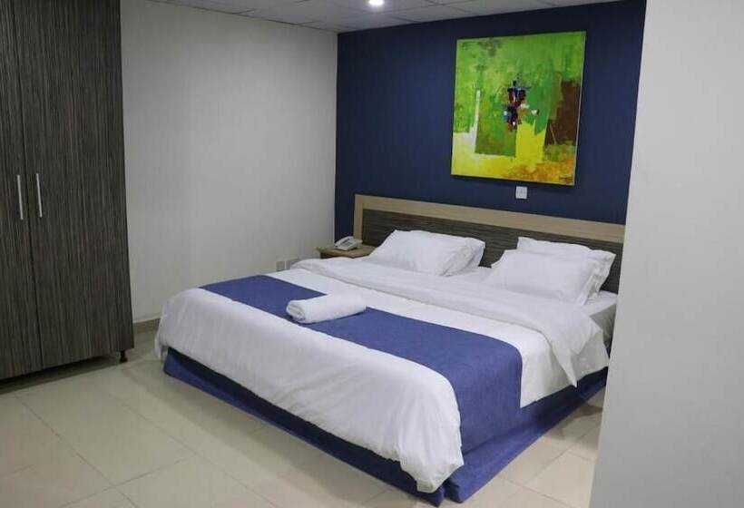 اتاق لوکس, The Cate House