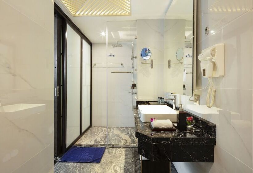 اتاق استاندارد سه تخته با بالکن, Erica Nha Trang