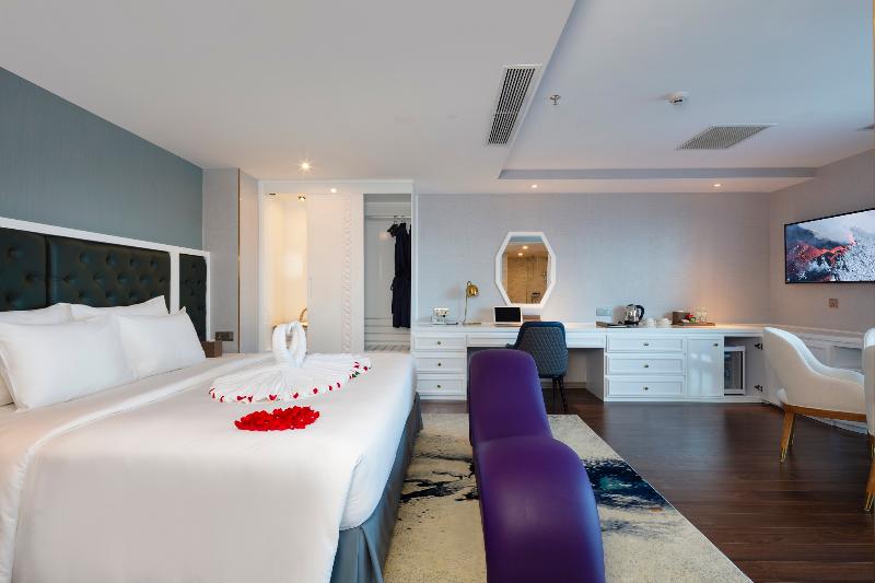 سوییت با چشمانداز دریا, Erica Nha Trang