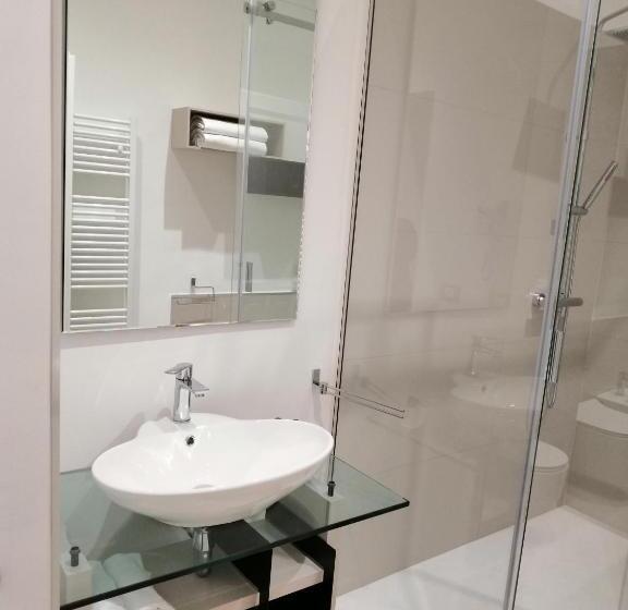 اتاق پرمیوم, Bari 102