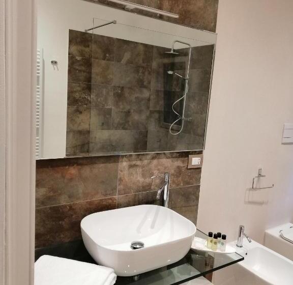 اتاق لوکس, Bari 102