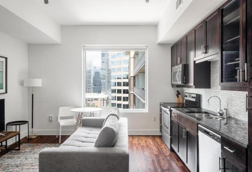 デラックススタジオ, Kasa Lady Bird Lake Austin