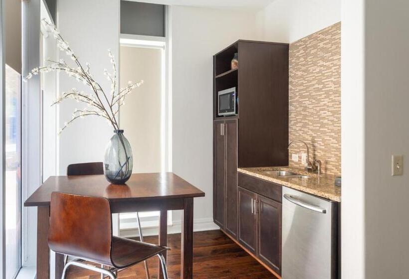 スタンダードスタジオ, Kasa Lady Bird Lake Austin