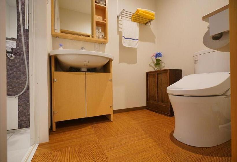 اتاق استاندارد سه نفره, Uji Tea Inn