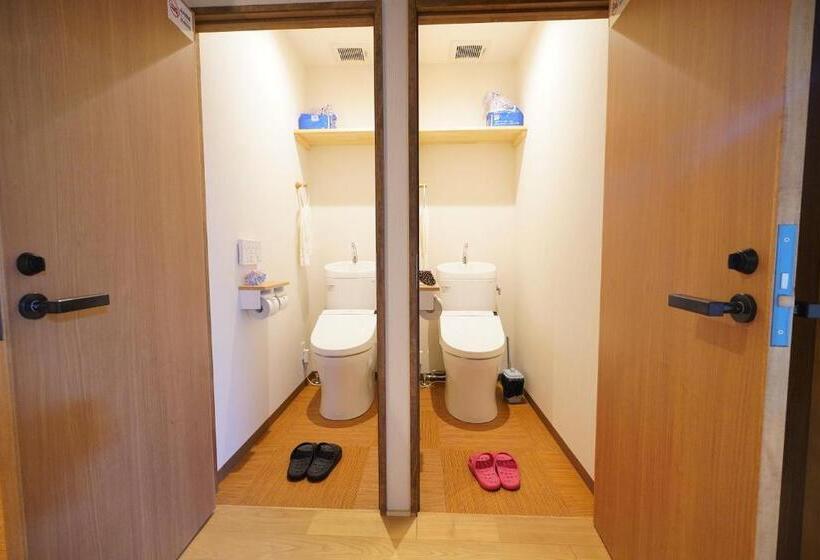 اتاق استاندارد چهارنفره با سرویس بهداشتی مشترک, Uji Tea Inn