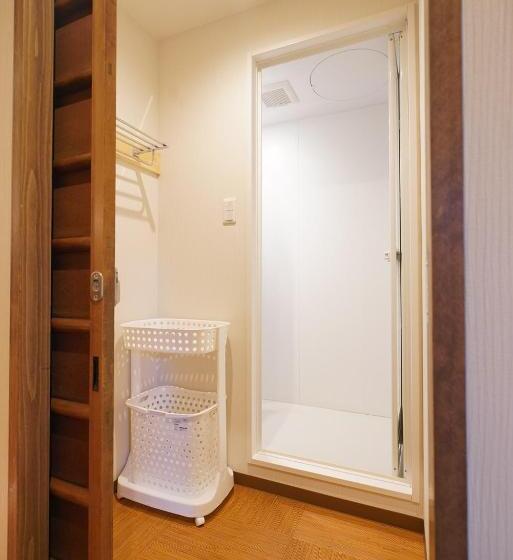 اتاق استاندارد چهارنفره با سرویس بهداشتی مشترک, Uji Tea Inn