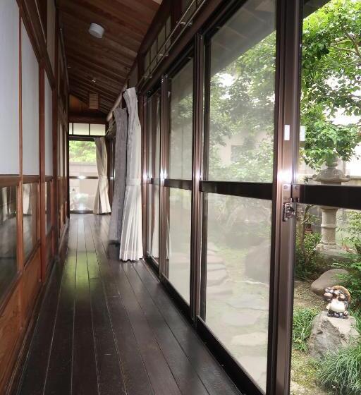 سوییت اجرایی, Uji Tea Inn