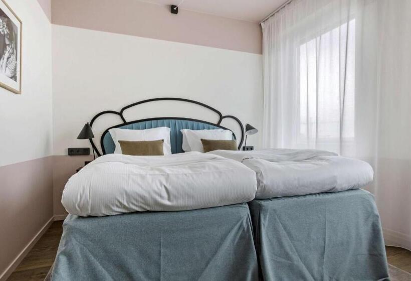 חדר סטנדרט, Gio; Bw Signature Collection